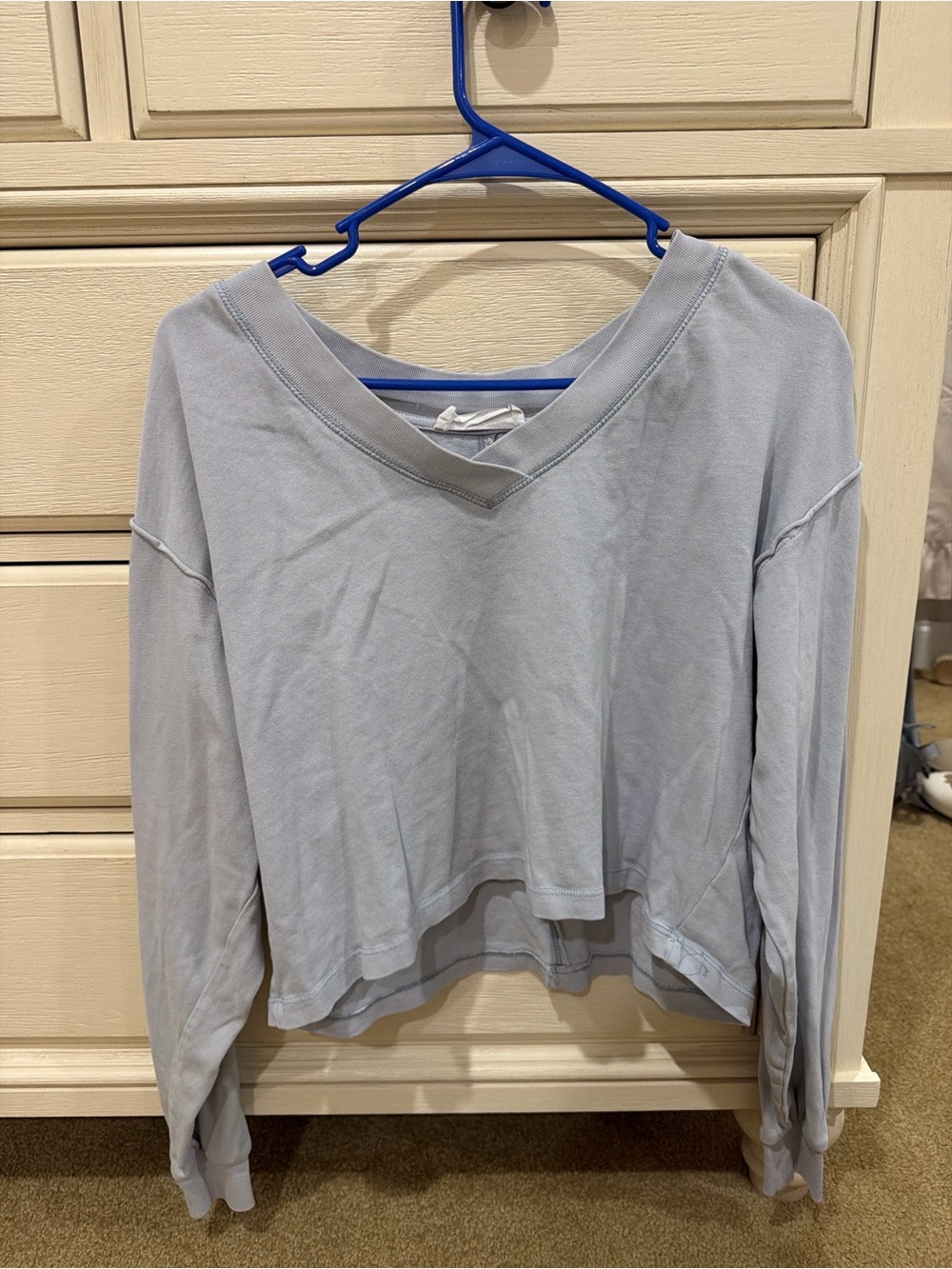 Double Zero Pale Blue V-Neck Cropped Pullover Sweatshirt